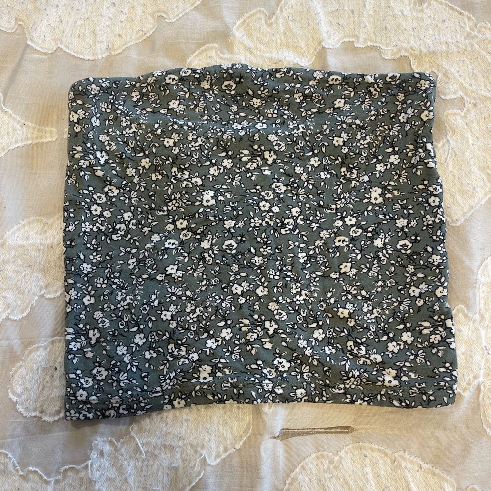 Flower crop top size small